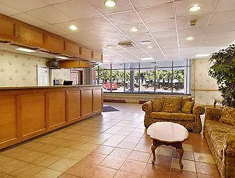 Days Inn Binghamton Front Street Interior photo