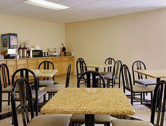 Days Inn Binghamton Front Street Restaurant photo